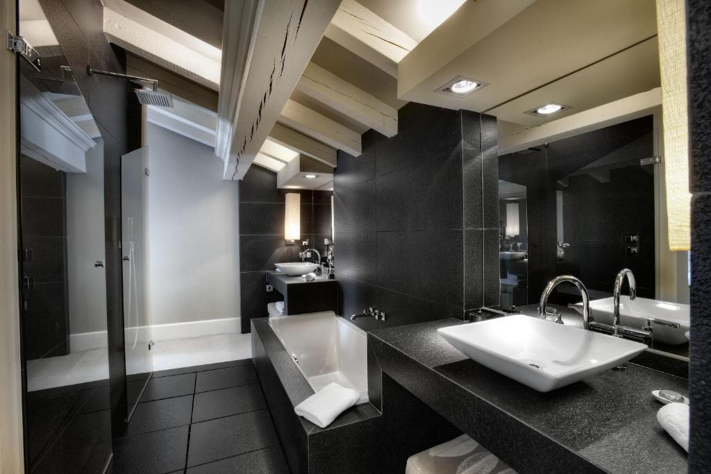 Iturregi Hotel 4*